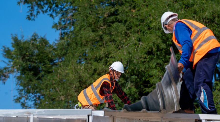 Professional gutter cleaning in Indianola, OK